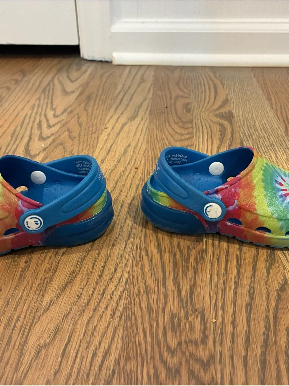 Kids Tie-Dye light up Comfort Clogs with Blue Strap